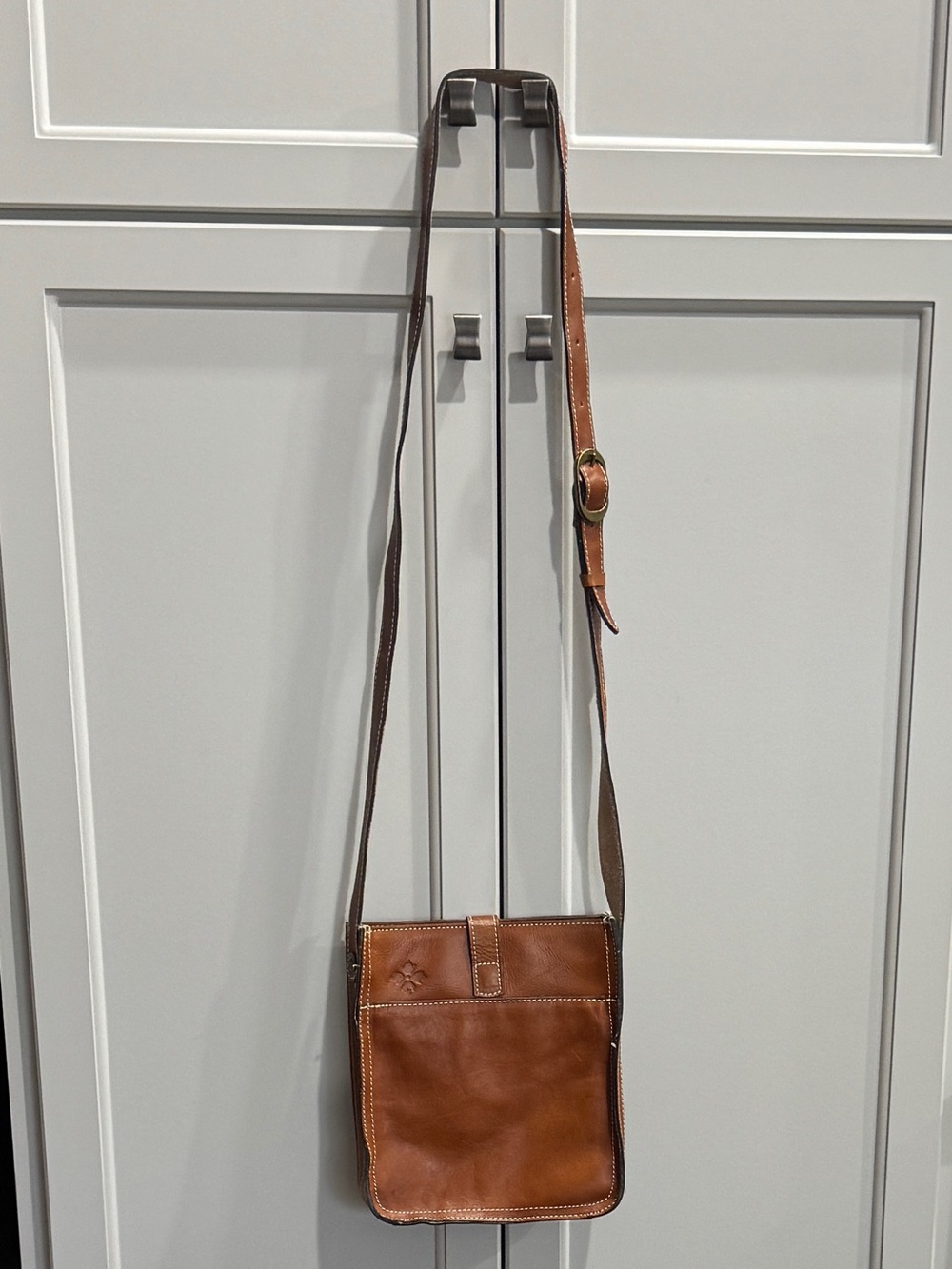 Patricia Nash Venezia Leather Crossbody Bag - Picture 2 of 5